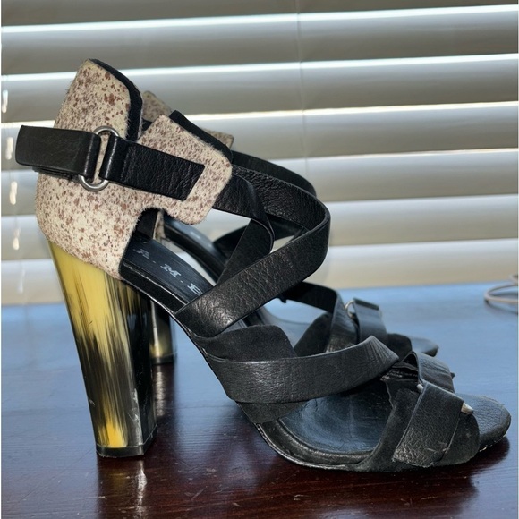 L.A.M.B. Gwen Stefani Korry Black Leather Brown Calf Hair Strappy Heels Size 6.5 - Picture 6 of 11